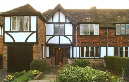 06 Edmunds Walk